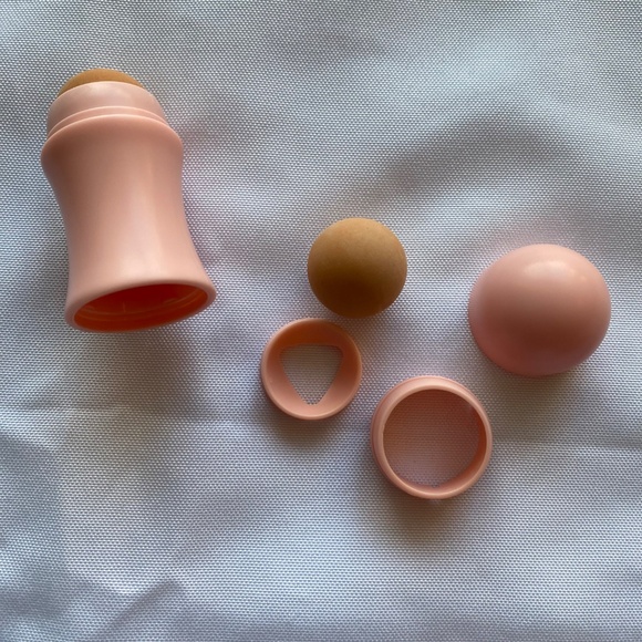 Face Oil Absorbing Roller Pink Volcanic Stone Two Sides - Picture 2 of 5